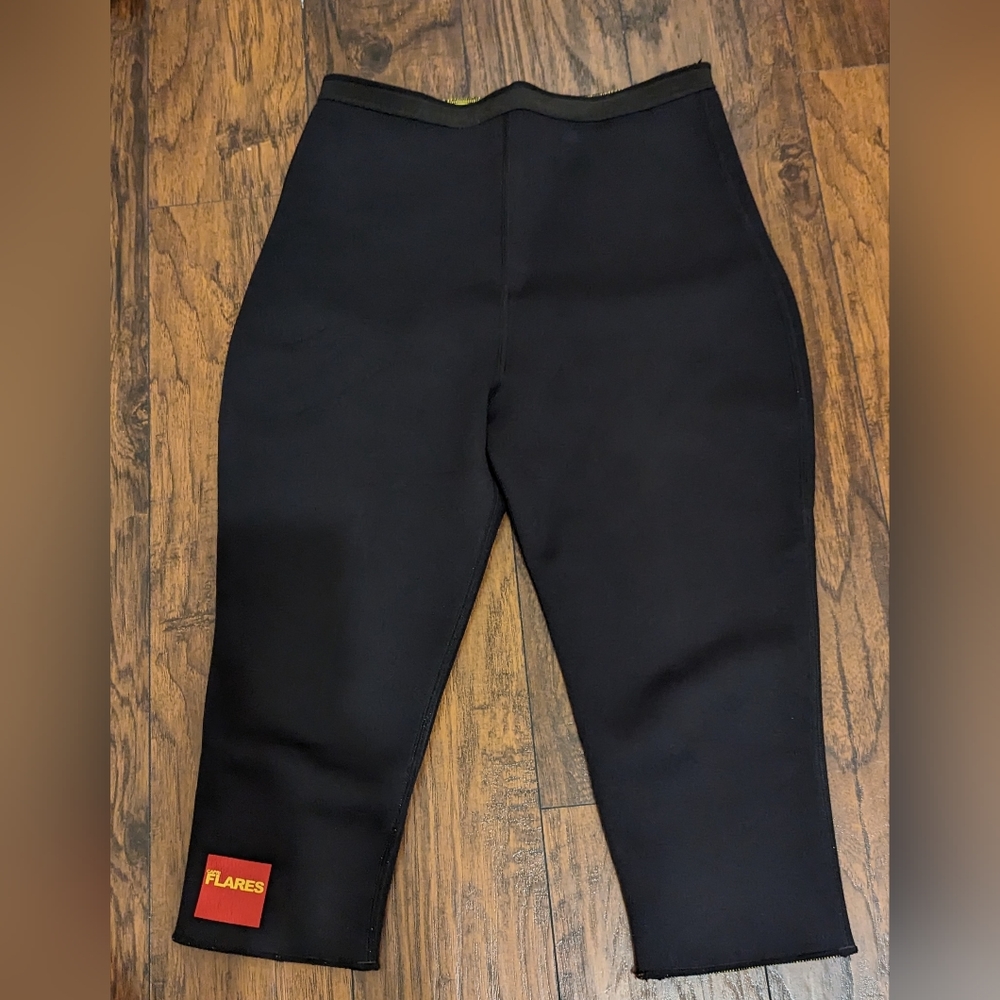 NEW Zaggora Hot Pants Capri Flares L weights exercise